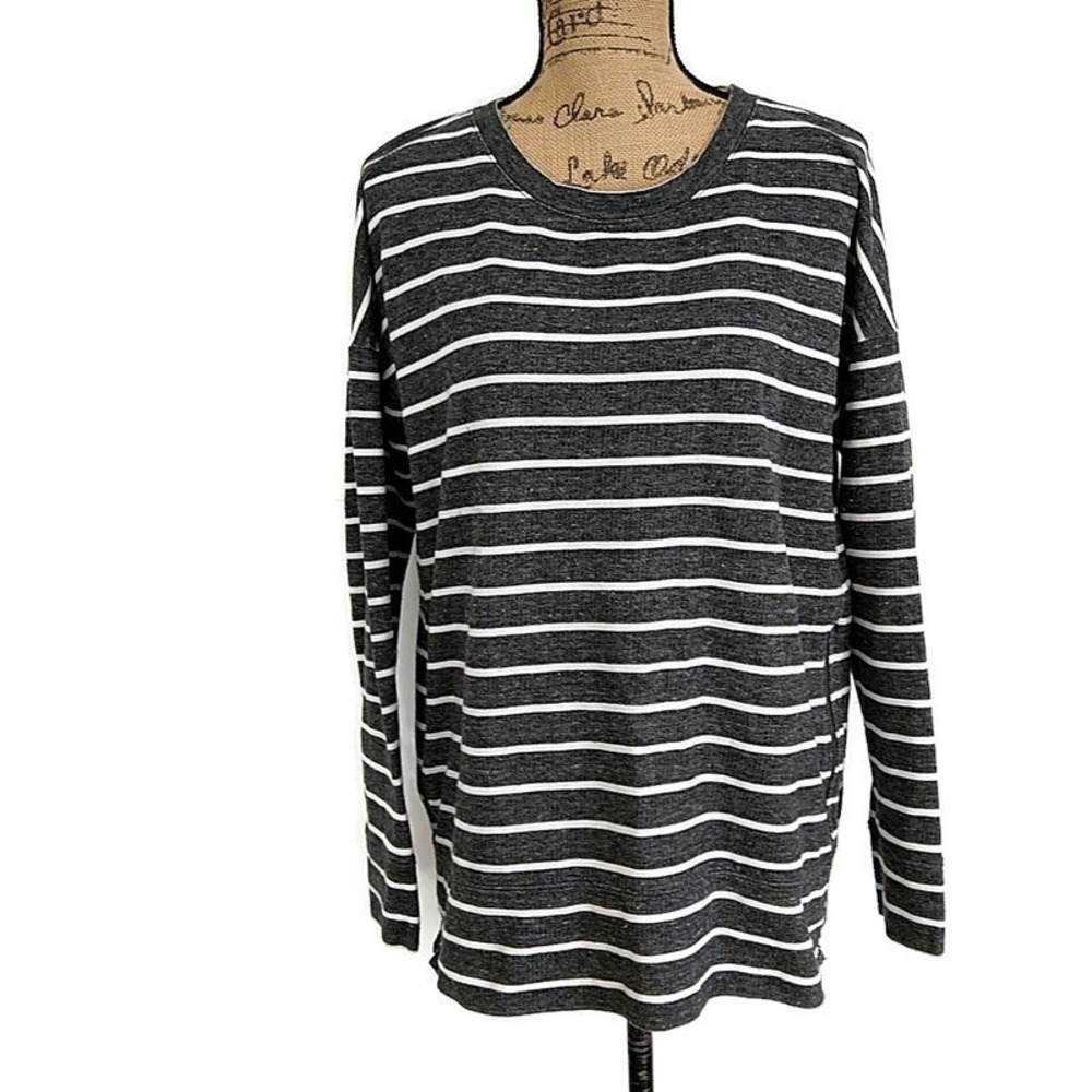 Loft Outlet Gray Striped‎ Long Sleeve Top Minimalist Parisian Coastal sz M